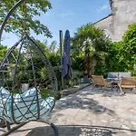 Проживание в семье Escale Rochelaise, Avec Access Et Sauna Ла-Рошель