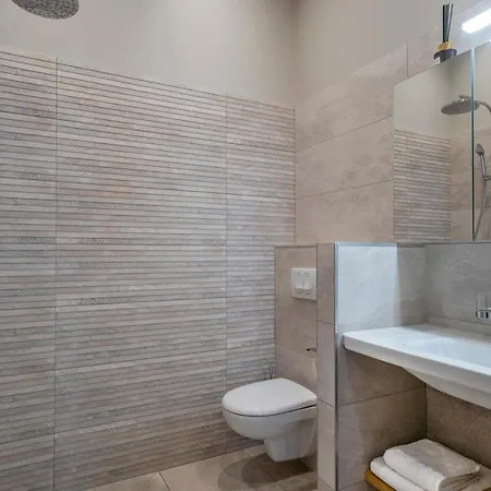 Escale Rochelaise, Avec Access Et Sauna * La Rochelle (Charente-Maritime)