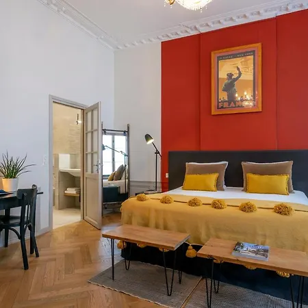 Homestay Escale Rochelaise, Avec Access Et Sauna *