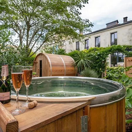 Escale Rochelaise, Avec Access Et Sauna * La Rochelle (Charente-Maritime)