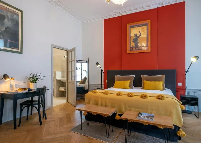 Homestay Escale Rochelaise, Avec Access Et Sauna *