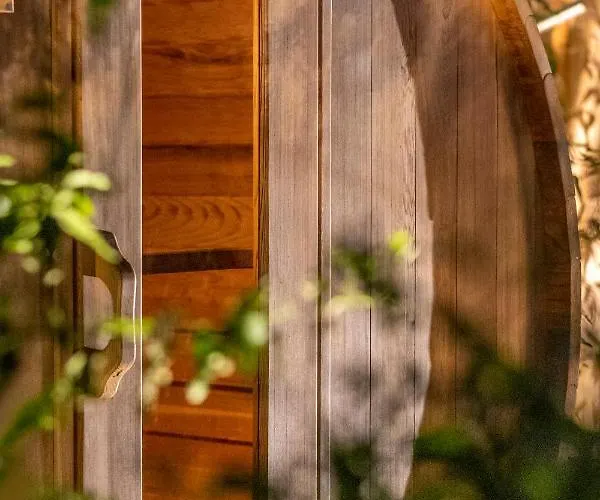 Homestay Escale Rochelaise, Avec Access Et Sauna